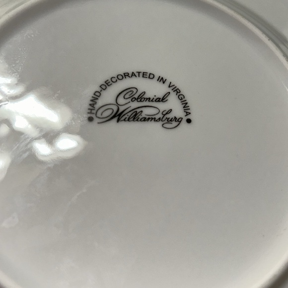Vintage Colonial Williamsburg salad plates- set of four - Picture 10 of 13